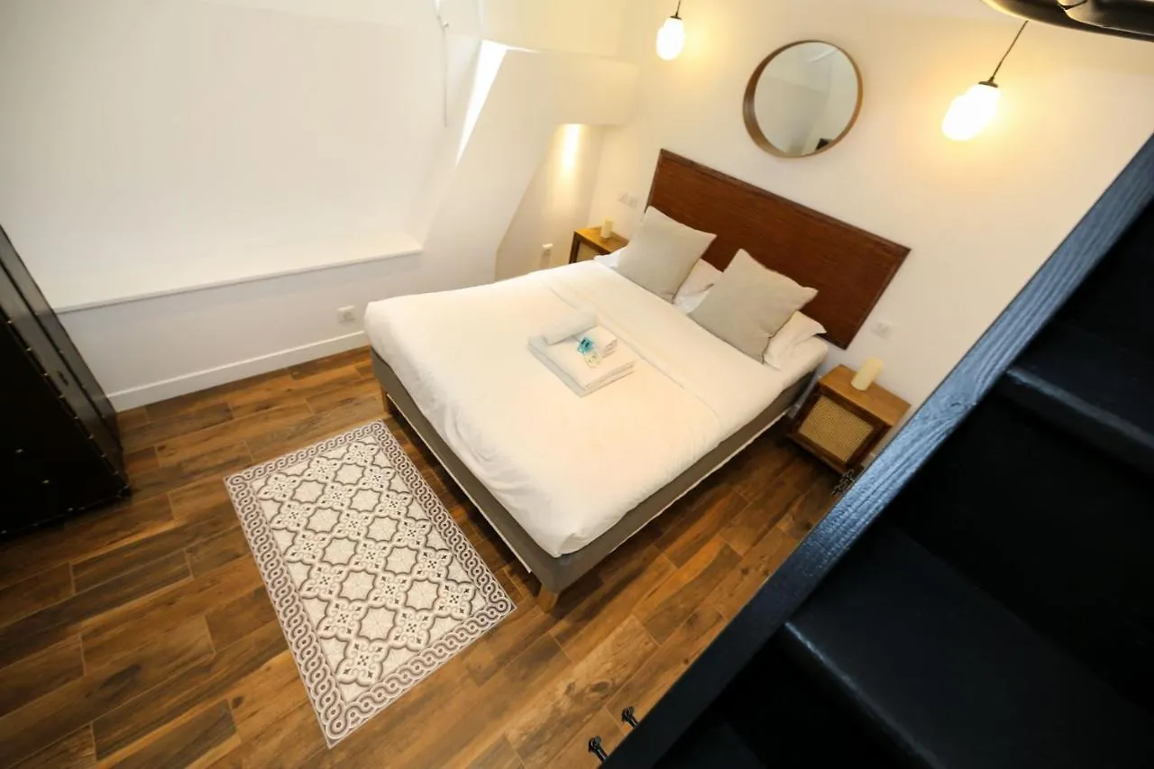 Appartement Proche Des Celebres Puces De Paris 4P