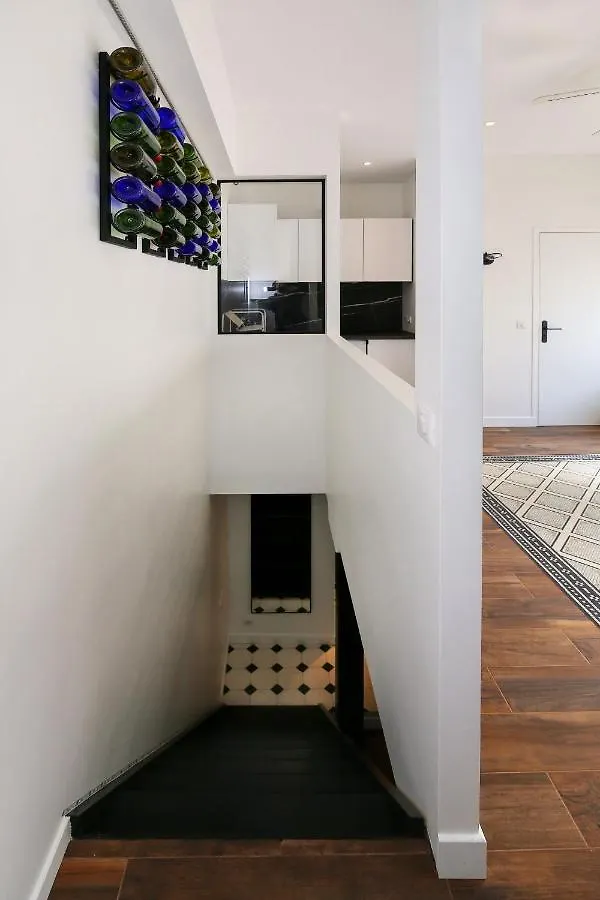 Appartement Proche Des Celebres Puces De Paris 4P